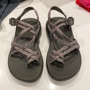 Size 8 chacos with toe strap